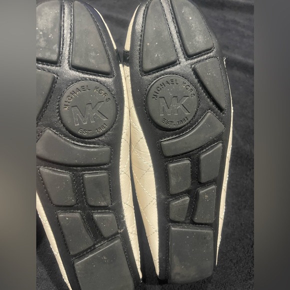 ✨Michael Kors Leather Patent Nude Casual Flats with Black Trim  Size 6.5M✨ - Picture 8 of 8